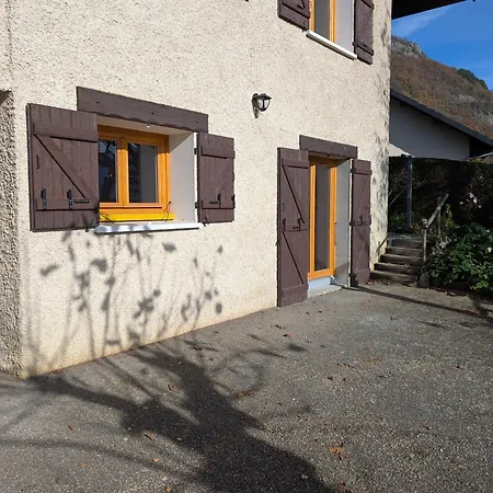 Independant Chez Habitant Frühstückspension Saint-Pierre-dʼAlbigny